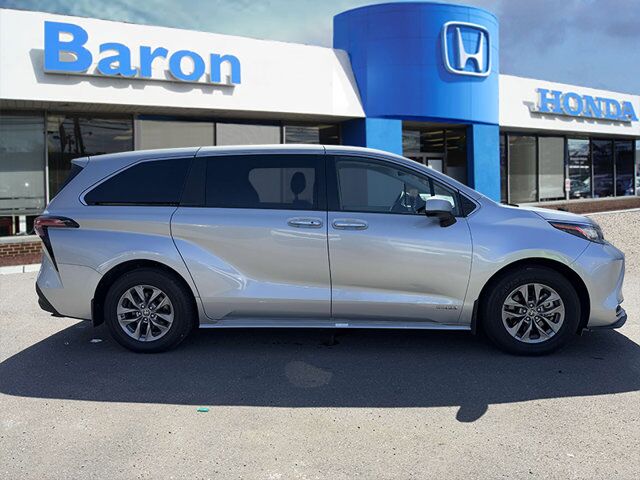 2021 Toyota Sienna XLE San Clemente CA