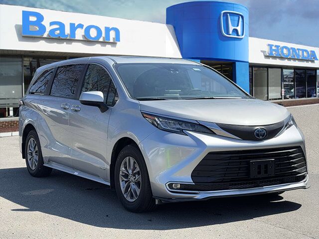 2021 Toyota Sienna XLE