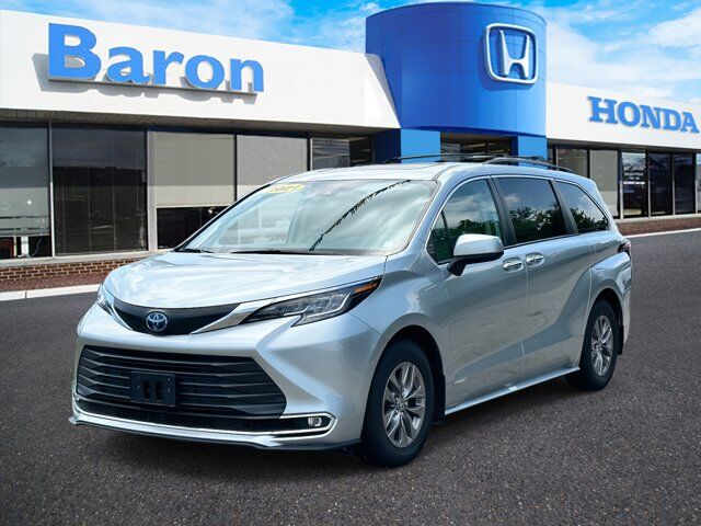 2021 Toyota Sienna XLE San Clemente CA