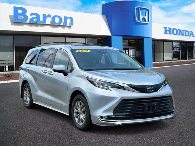 2021 Toyota Sienna XLE San Clemente CA