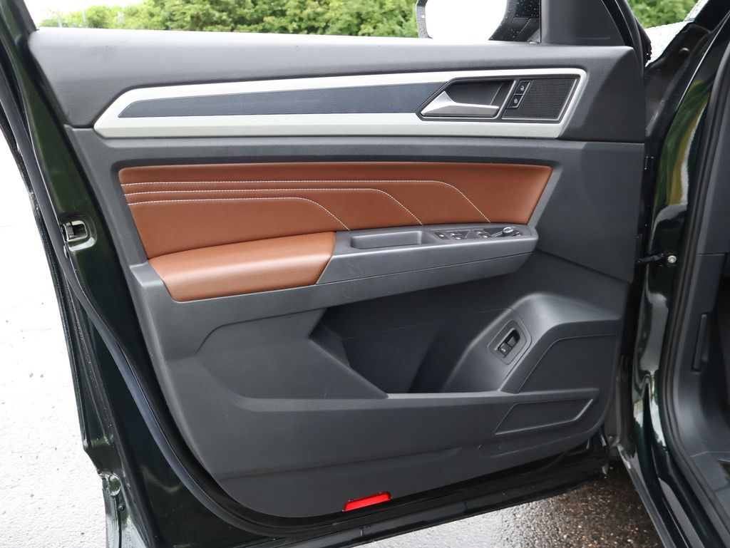 2021 Volkswagen Atlas 3.6L V6 SE w/Technology R-Line
