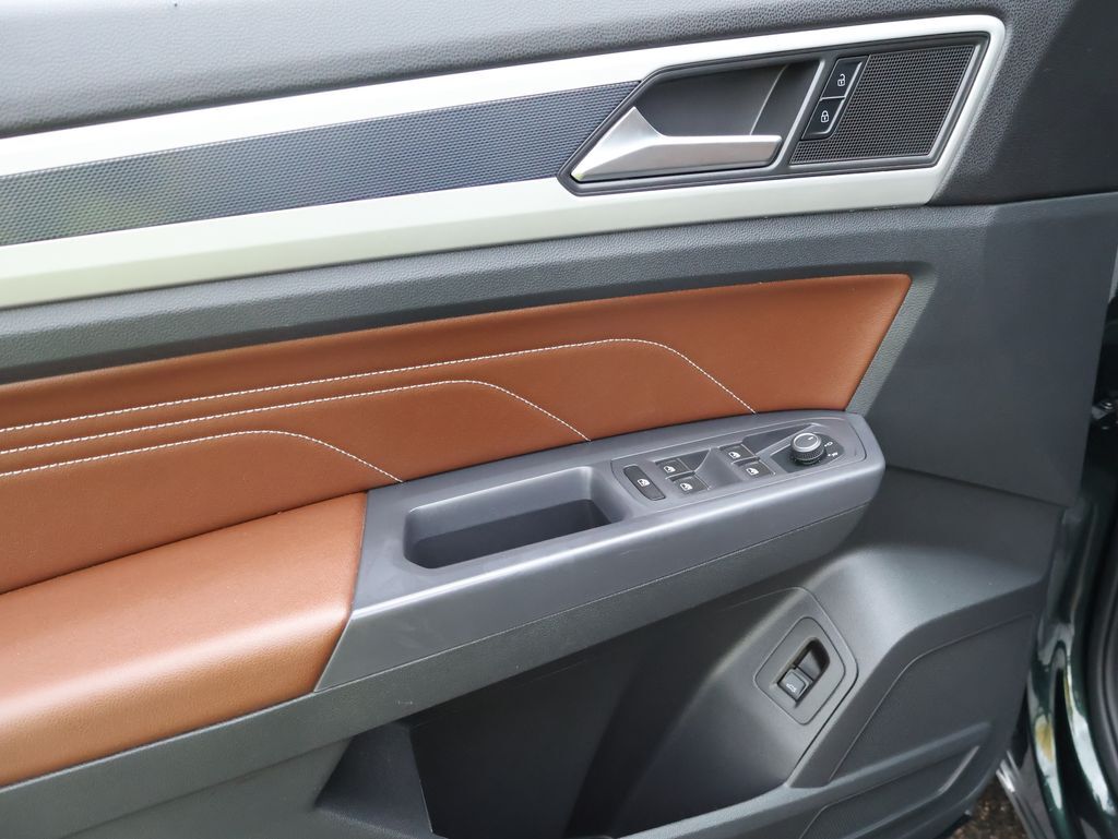 2021 Volkswagen Atlas 3.6L V6 SE w/Technology R-Line