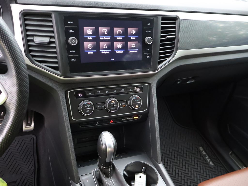 2021 Volkswagen Atlas 3.6L V6 SE w/Technology R-Line
