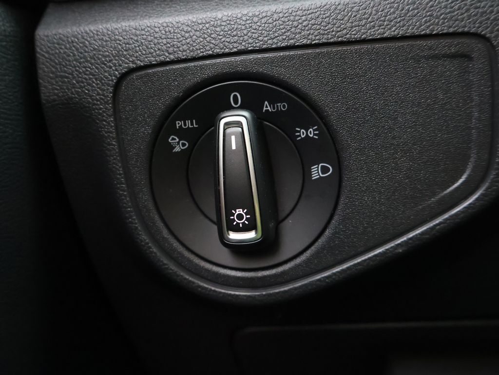 2021 Volkswagen Atlas 3.6L V6 SE w/Technology R-Line