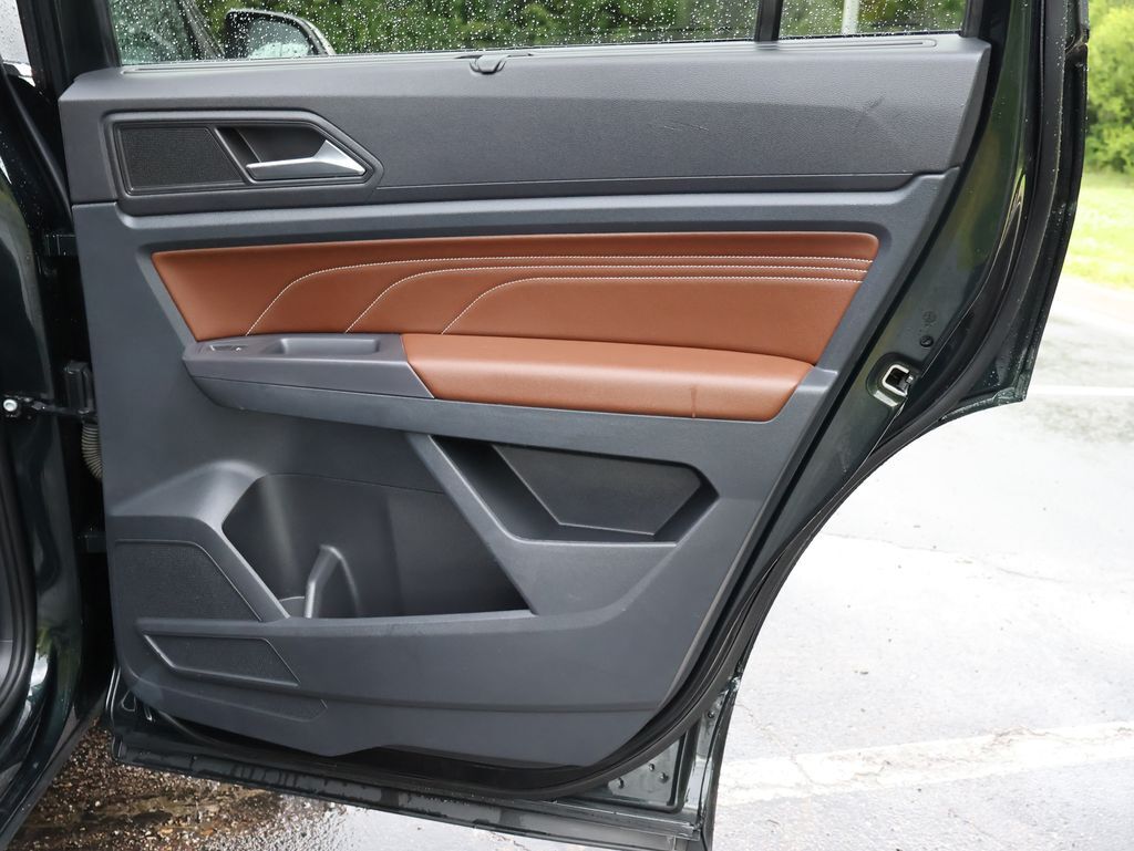 2021 Volkswagen Atlas 3.6L V6 SE w/Technology R-Line