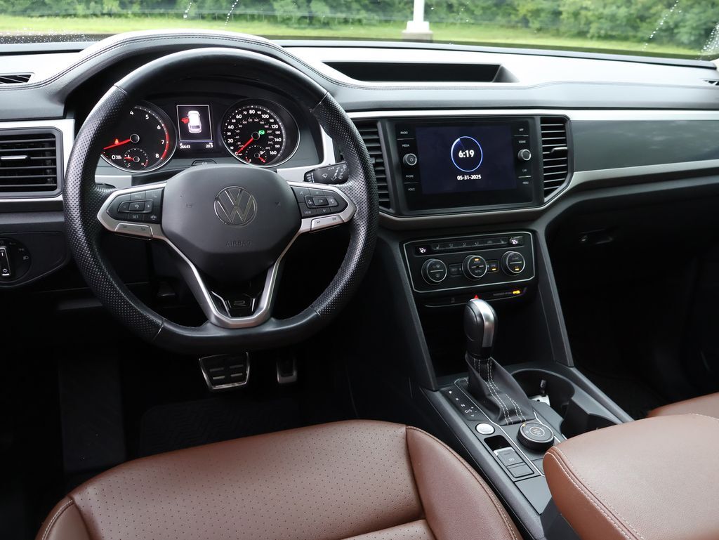 2021 Volkswagen Atlas 3.6L V6 SE w/Technology R-Line