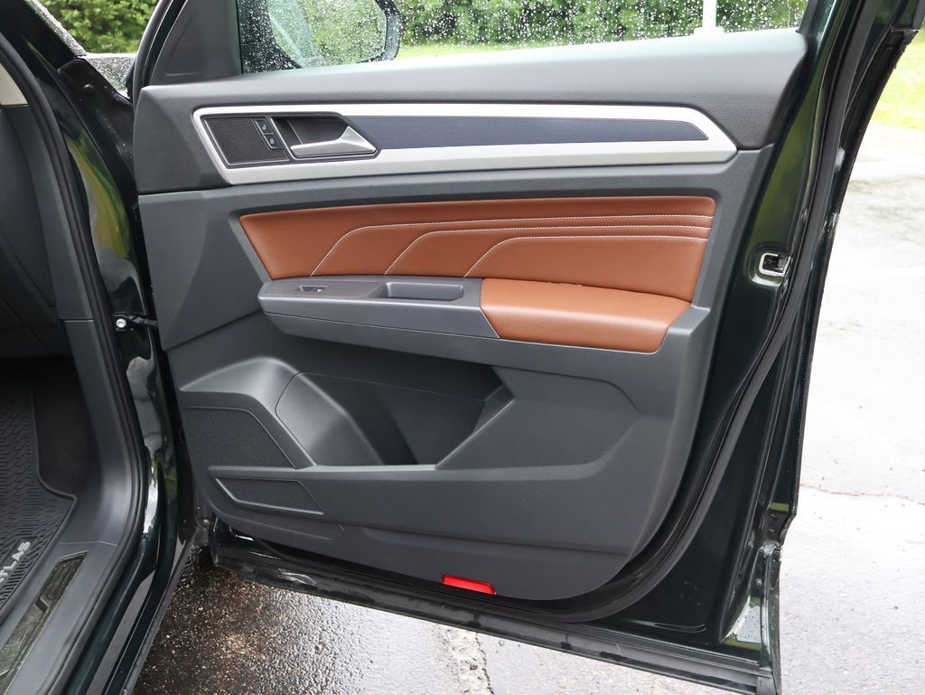 2021 Volkswagen Atlas 3.6L V6 SE w/Technology R-Line