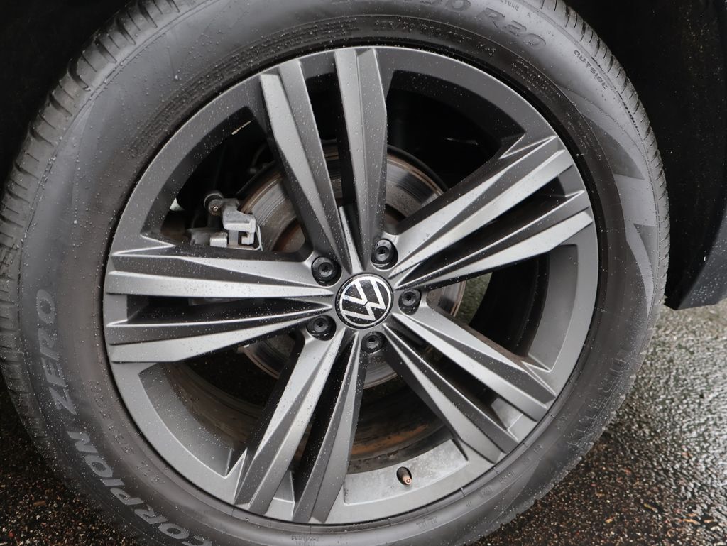 2021 Volkswagen Atlas 3.6L V6 SE w/Technology R-Line