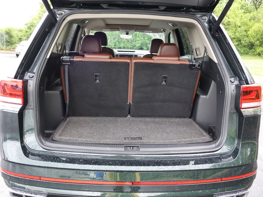 2021 Volkswagen Atlas 3.6L V6 SE w/Technology R-Line