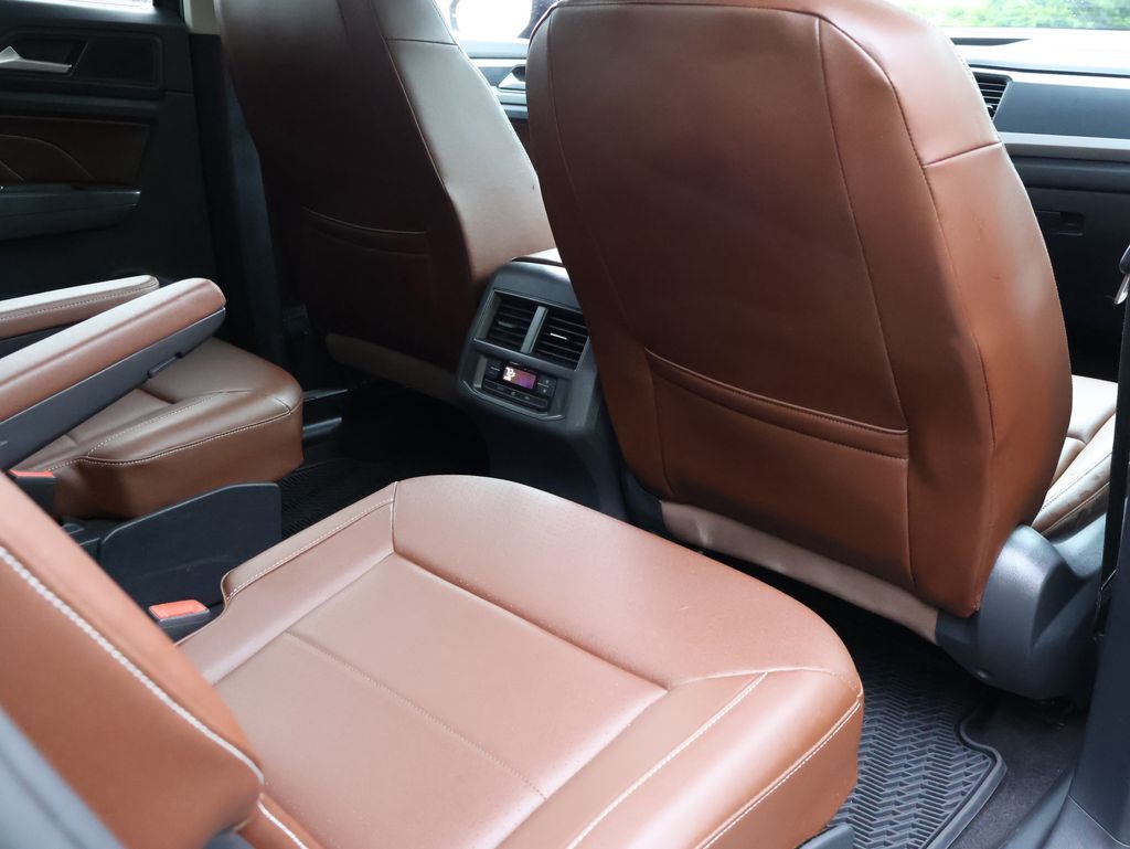 2021 Volkswagen Atlas 3.6L V6 SE w/Technology R-Line