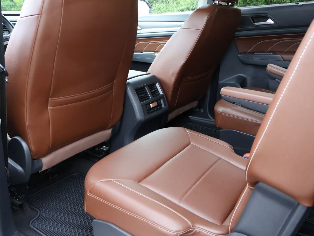 2021 Volkswagen Atlas 3.6L V6 SE w/Technology R-Line