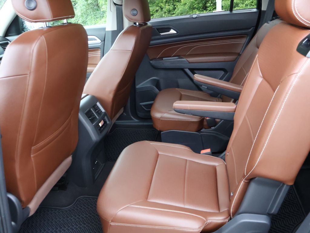 2021 Volkswagen Atlas 3.6L V6 SE w/Technology R-Line