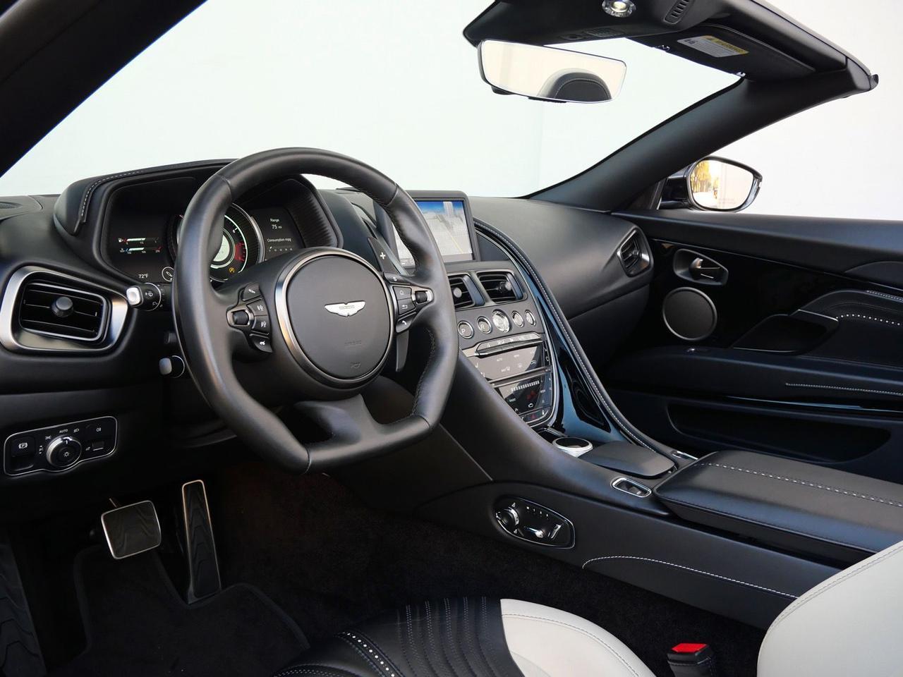 2022 Aston Martin DB11 Volante Volante