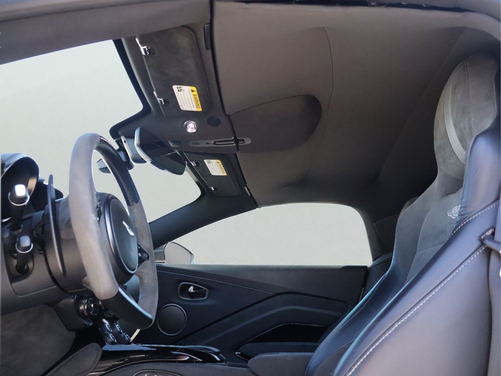 2022 Aston Martin Vantage