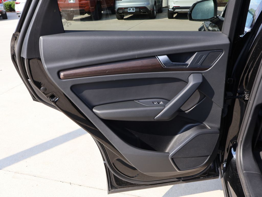 2022 Audi Q5 45 S line Premium