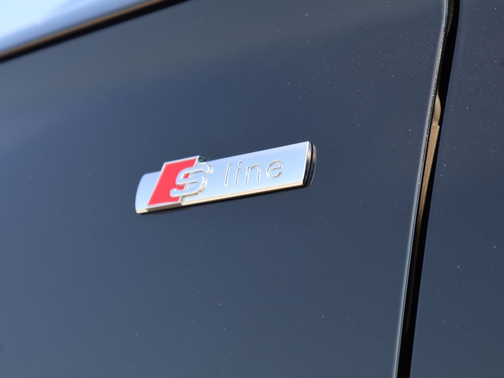 2022 Audi Q5 45 S line Premium