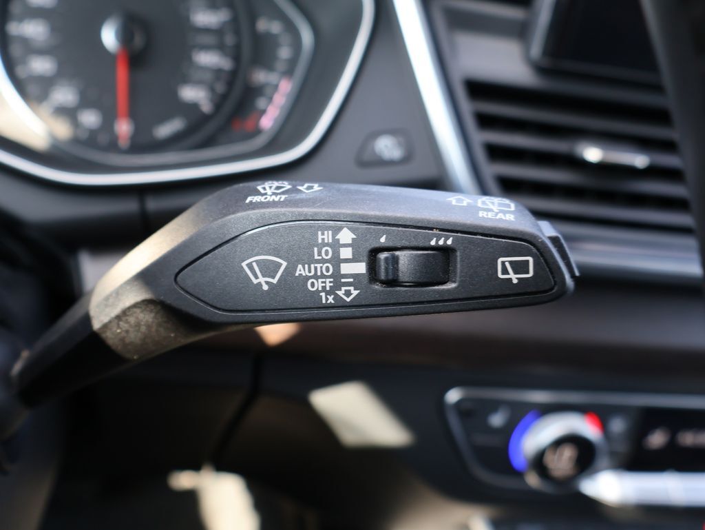 2022 Audi Q5 45 S line Premium