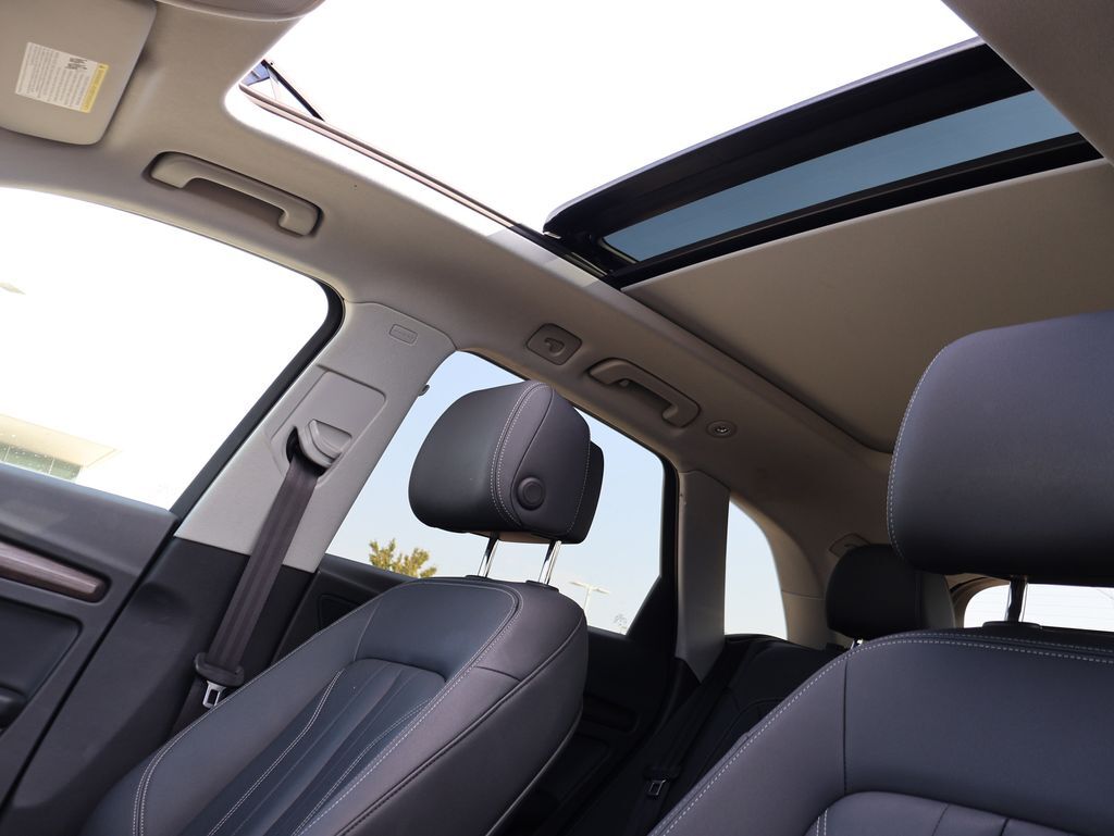 2022 Audi Q5 45 S line Premium