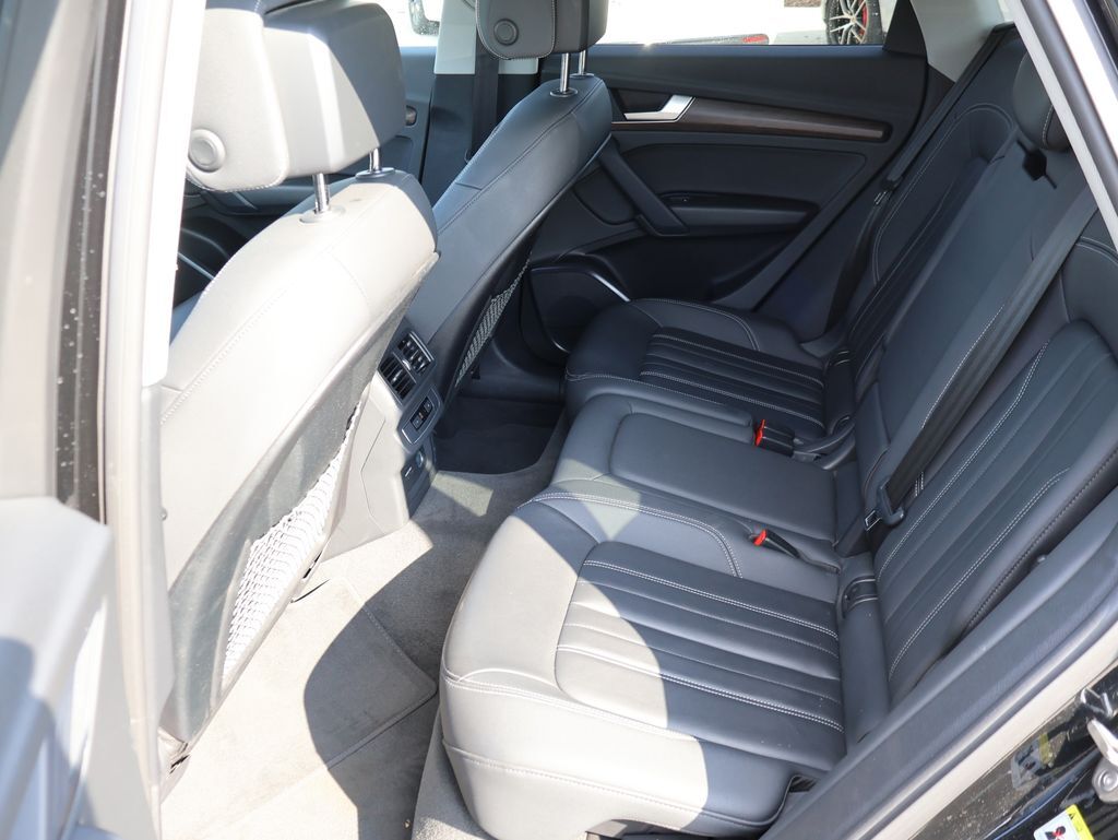 2022 Audi Q5 45 S line Premium