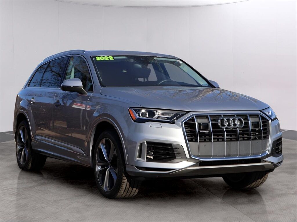 2022 Audi Q7 55 Premium Plus