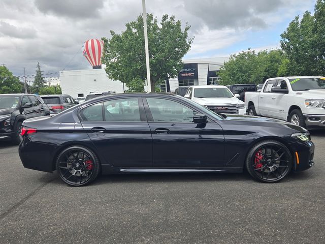 2022 BMW 5 Series M550i xDrive 2022 BMW 5 Series M550i xDrive