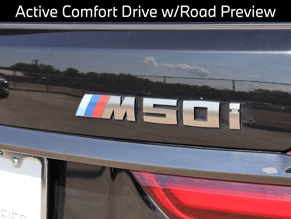 2022 BMW X7 M50i