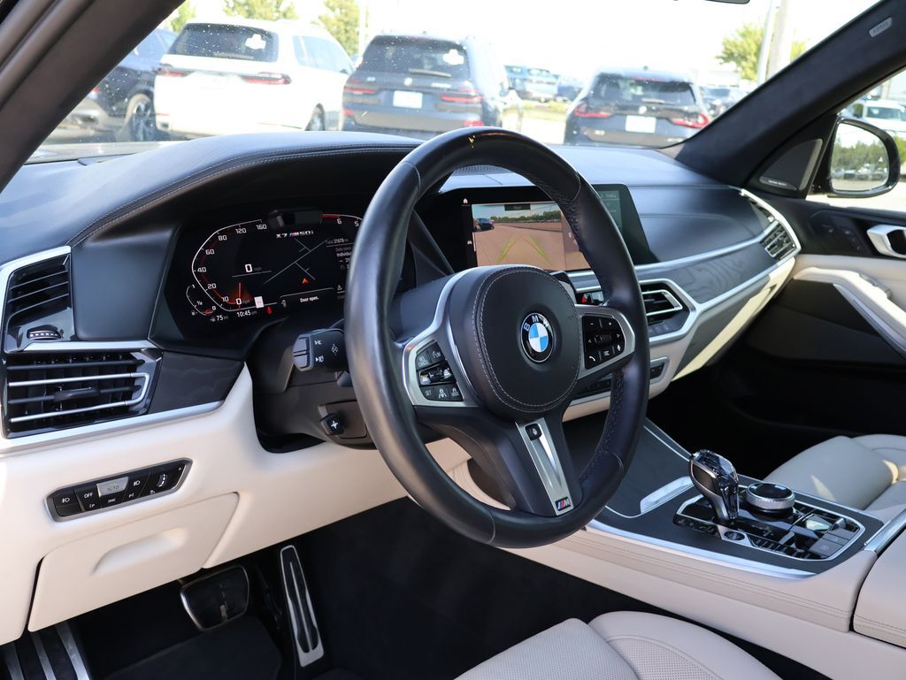 2022 BMW X7 M50i