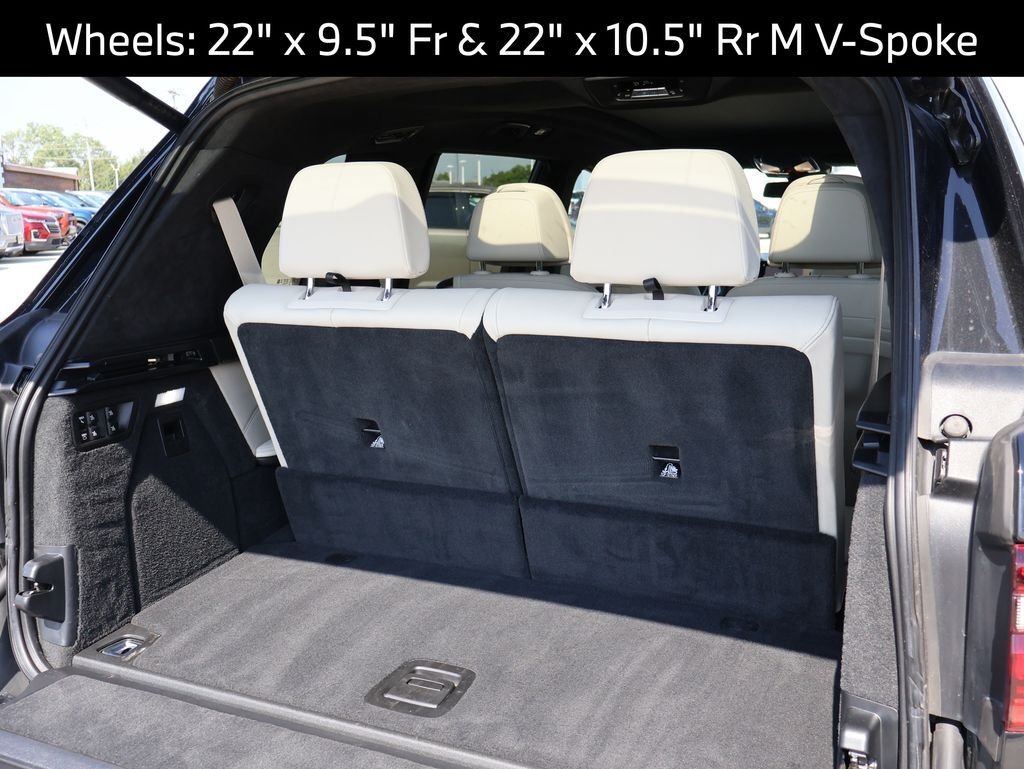 2022 BMW X7 M50i
