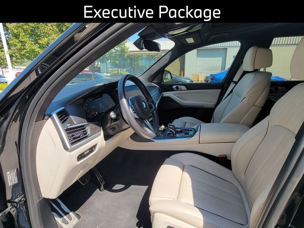 2022 BMW X7 M50i