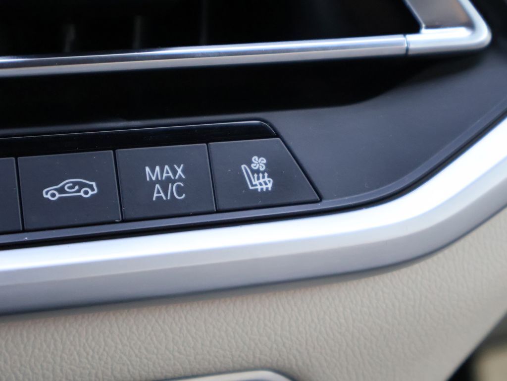 2022 BMW X7 M50i