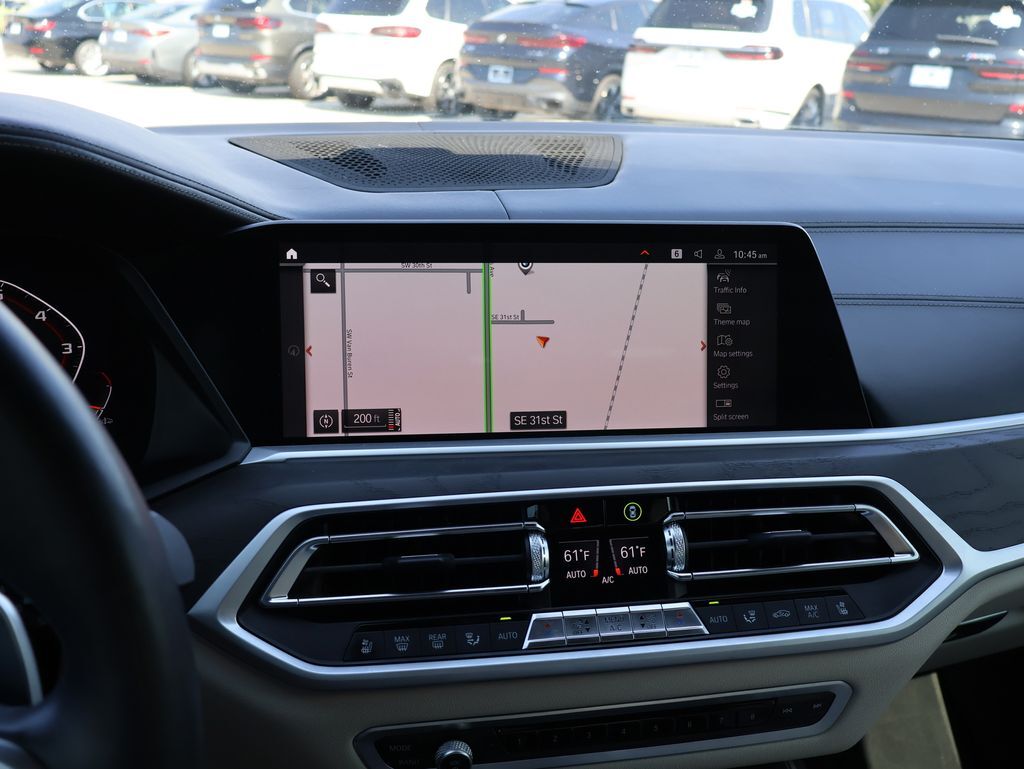 2022 BMW X7 M50i