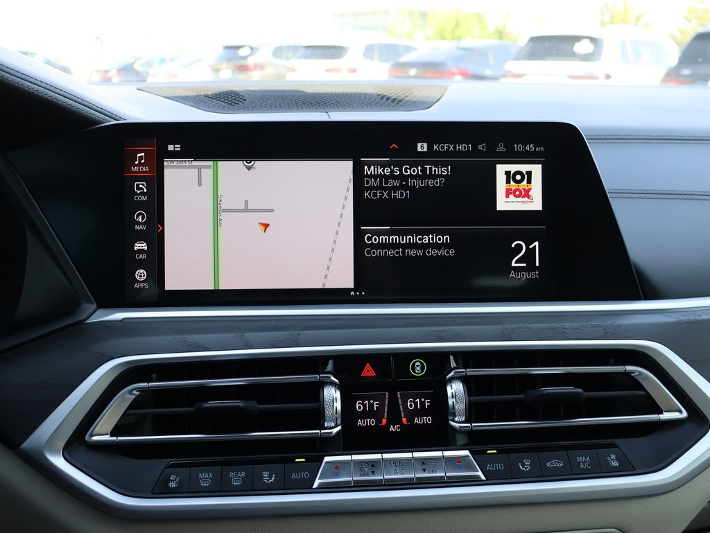 2022 BMW X7 M50i