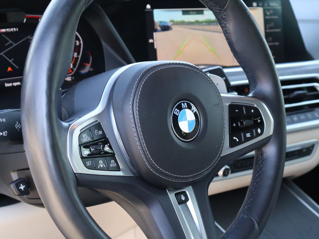 2022 BMW X7 M50i