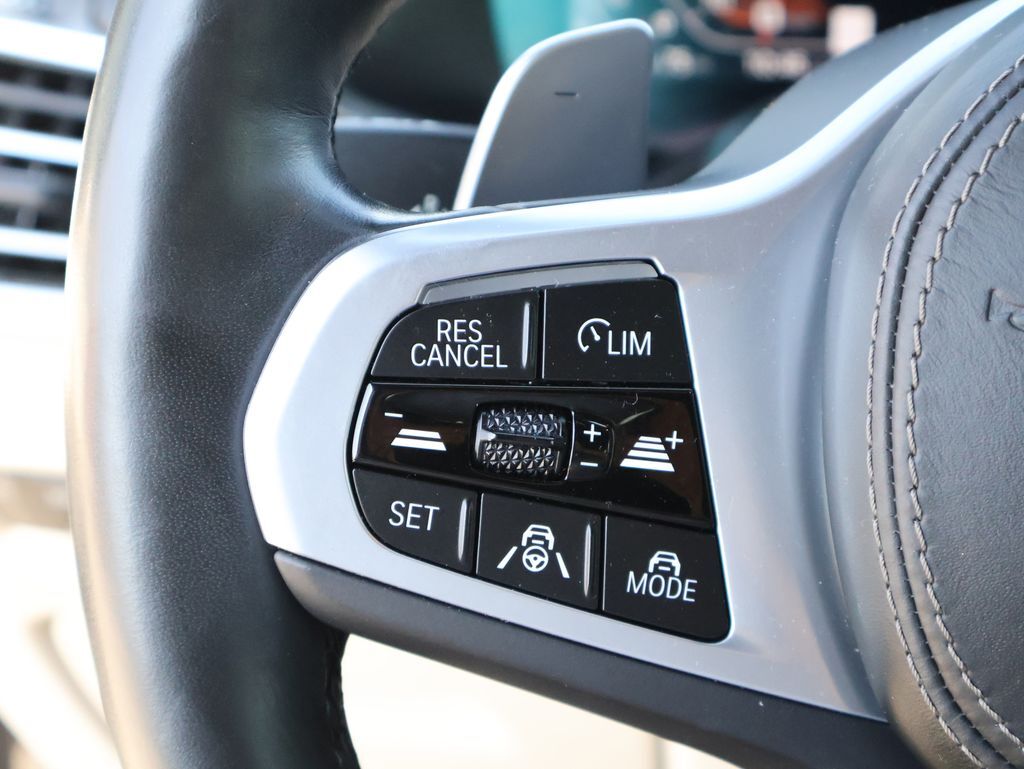 2022 BMW X7 M50i
