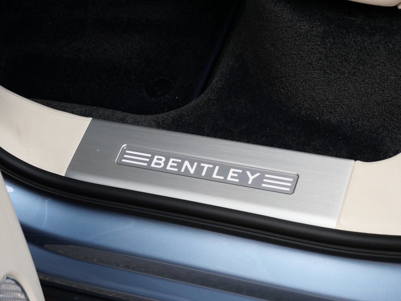 2022 Bentley Bentayga V8 V8 Lawrence KS