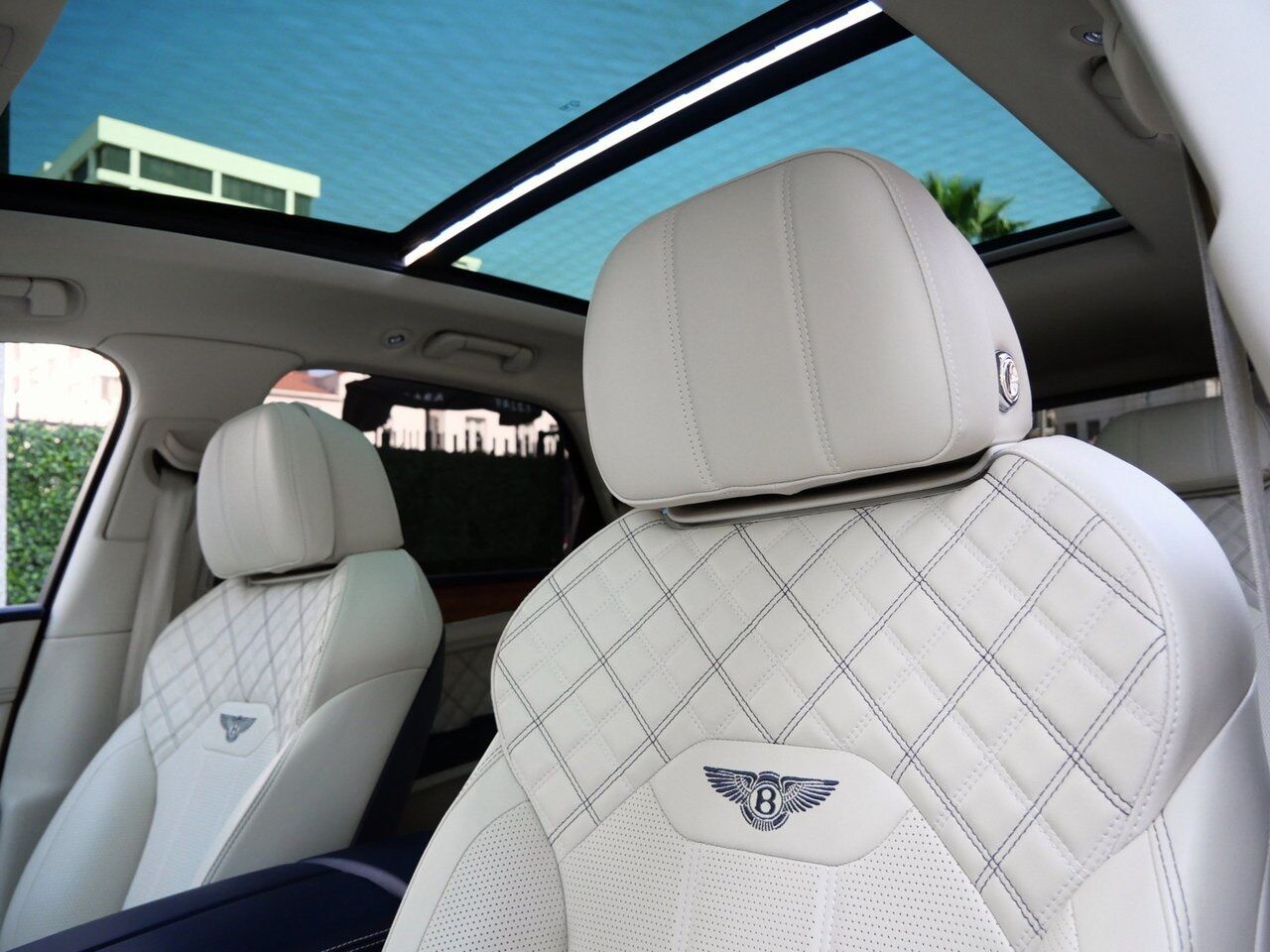 2022 Bentley Bentayga V8 V8 Lawrence KS