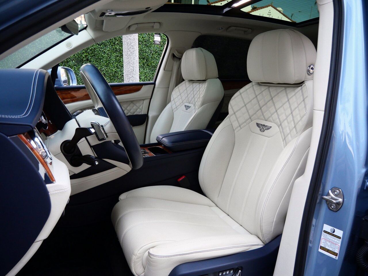 2022 Bentley Bentayga V8 V8 Lawrence KS
