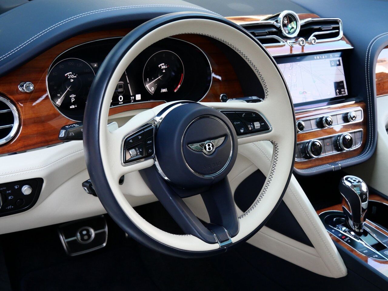2022 Bentley Bentayga V8 V8 Lawrence KS