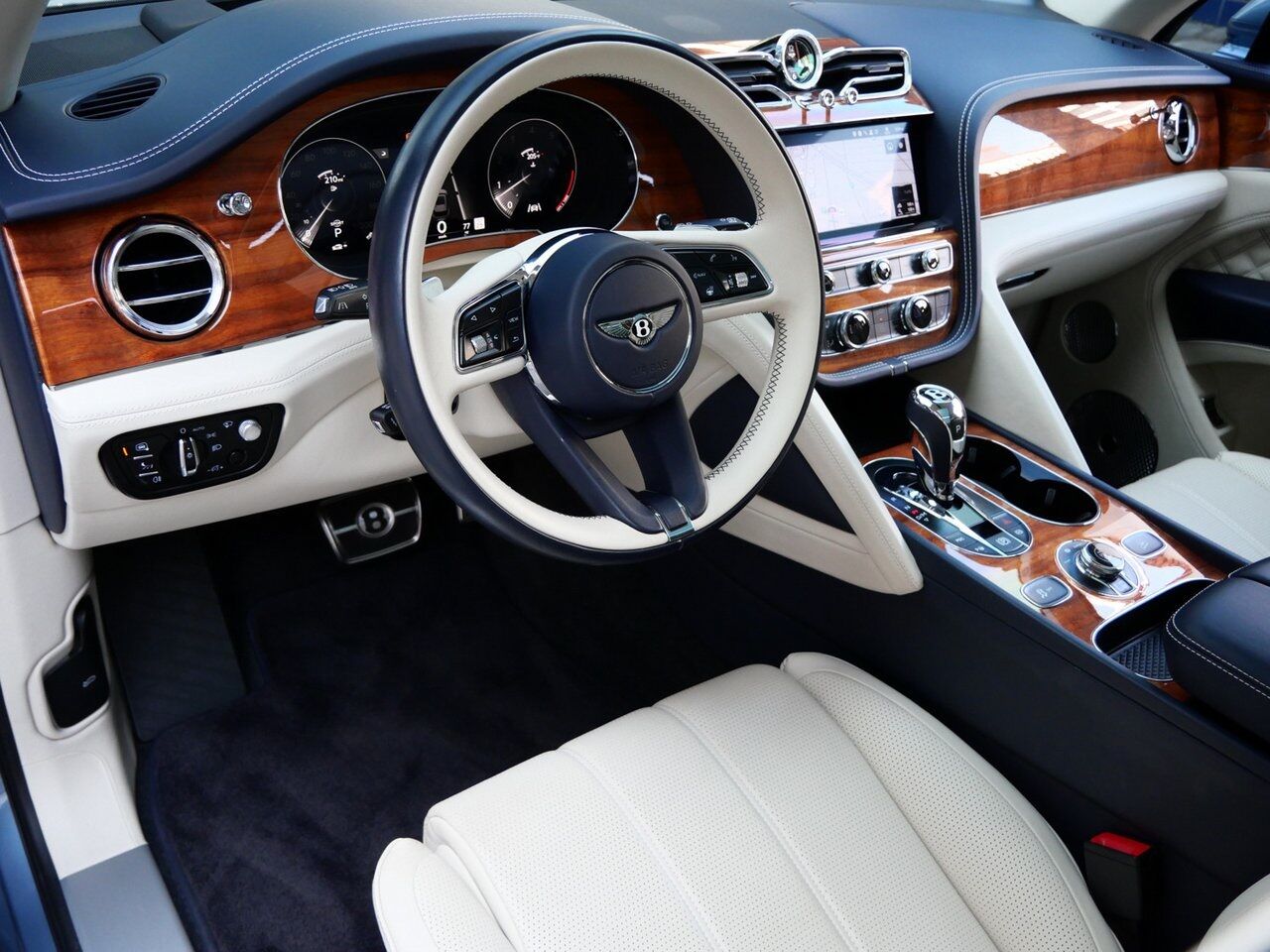 2022 Bentley Bentayga V8 V8 Lawrence KS