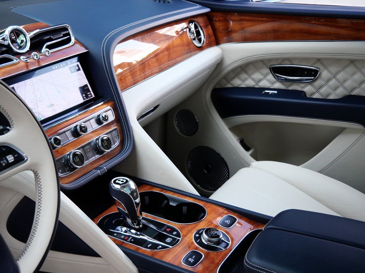 2022 Bentley Bentayga V8 V8 Lawrence KS