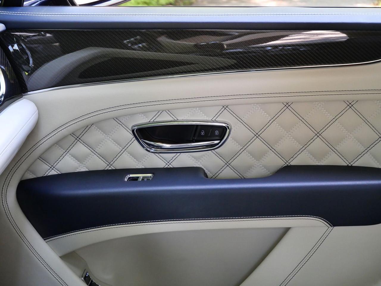 2022 Bentley Bentayga V8 V8 Lawrence KS