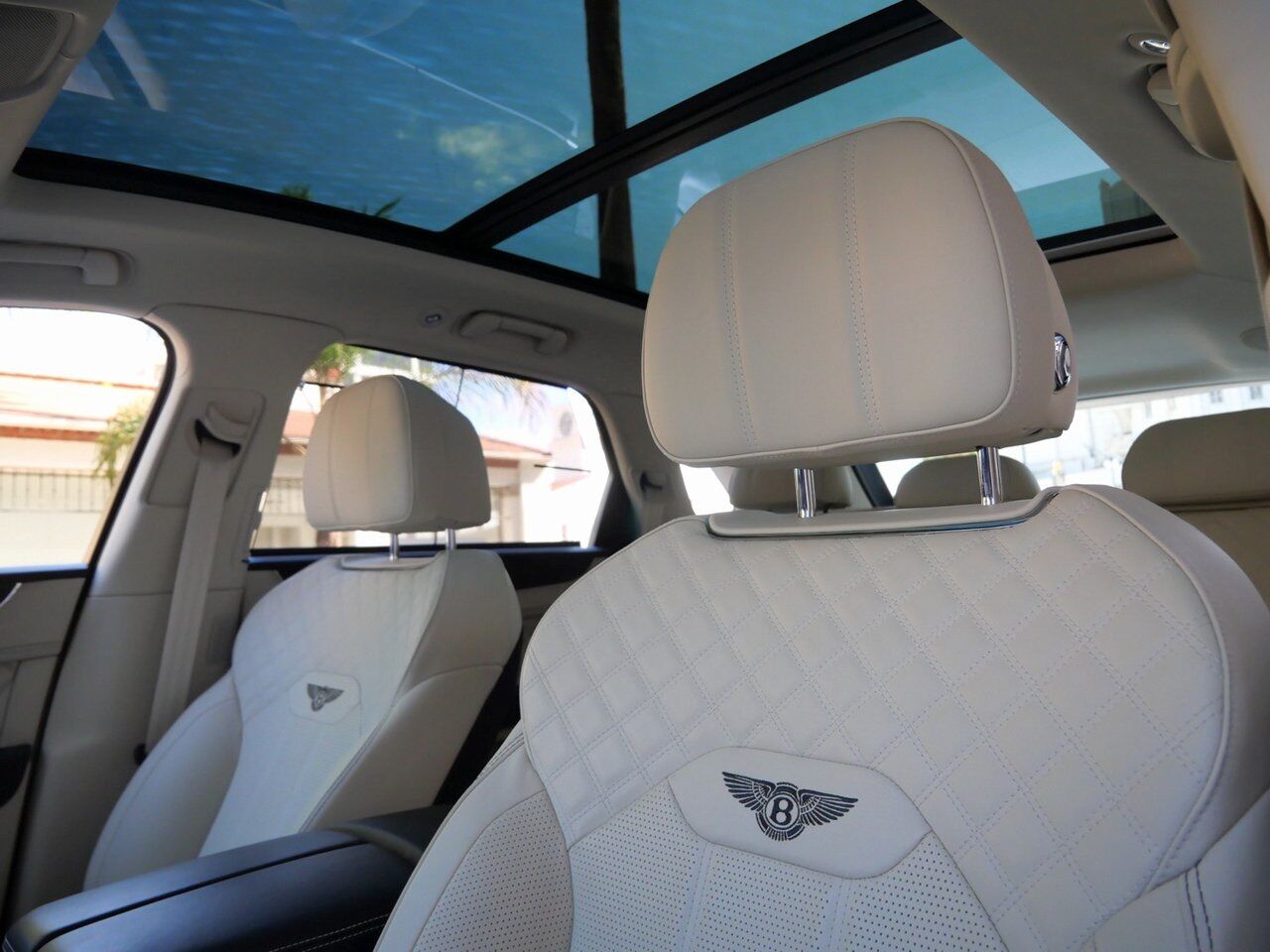 2022 Bentley Bentayga V8 V8 Lawrence KS