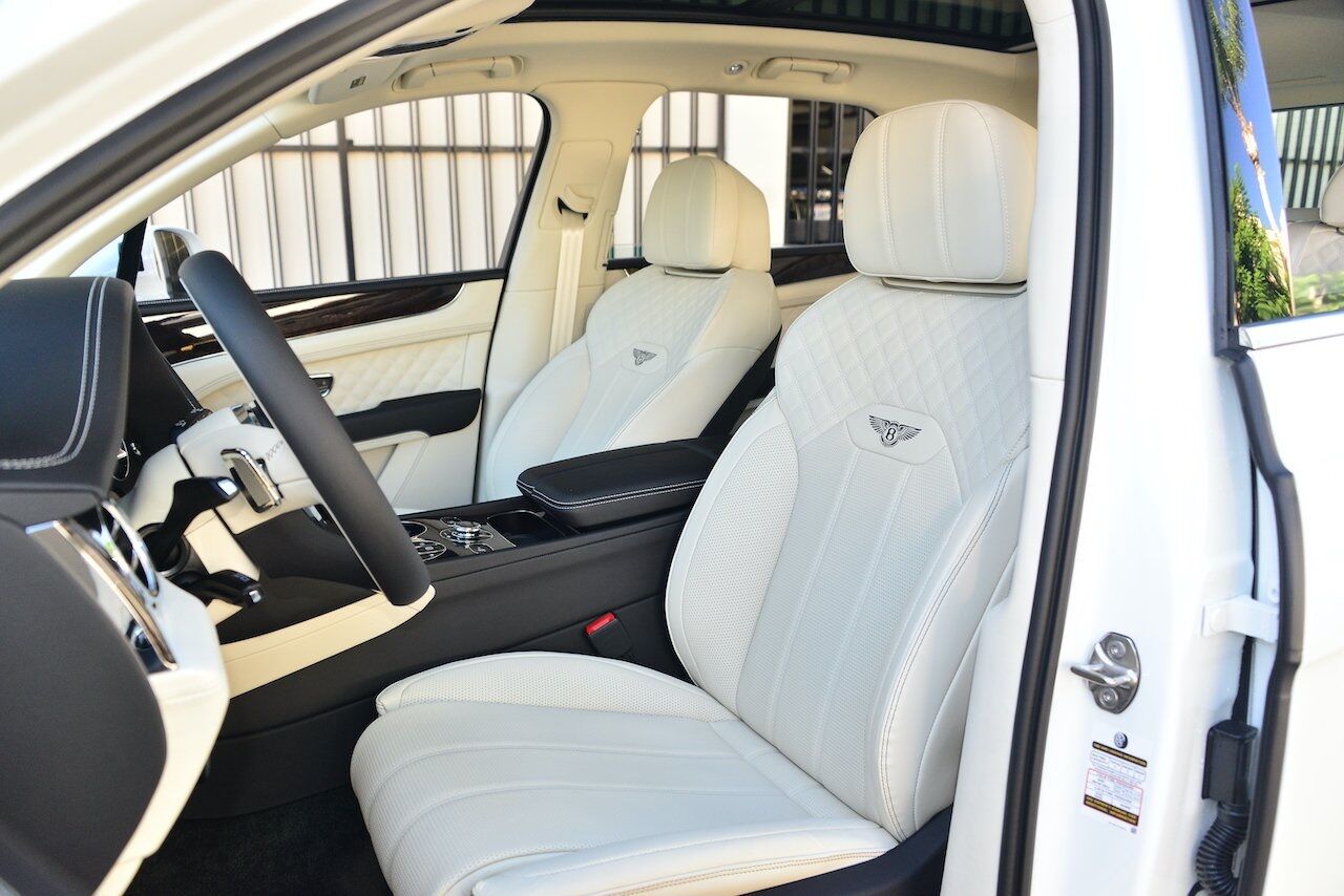 2022 Bentley Bentayga V8 V8 Lawrence KS