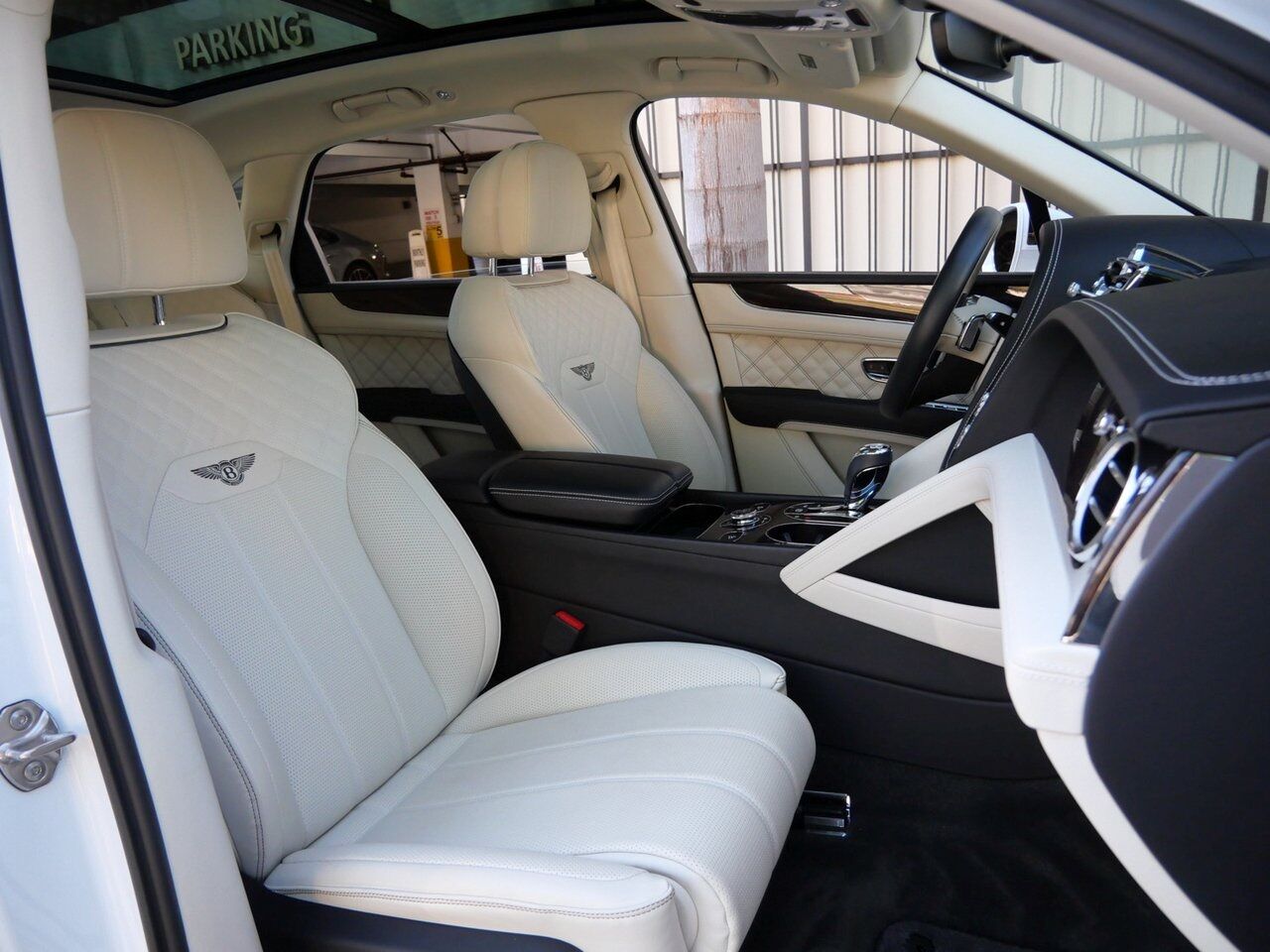2022 Bentley Bentayga V8 V8 Lawrence KS