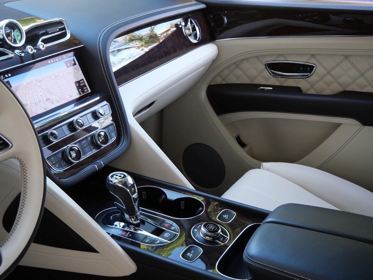 2022 Bentley Bentayga V8 V8 Lawrence KS