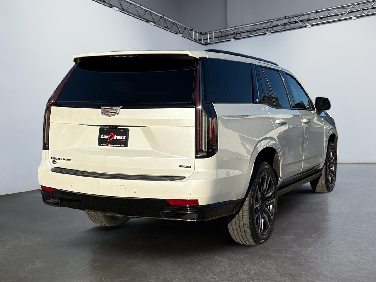 2022 Cadillac Escalade Sport, POWER RUNNING BOARDS, HANDS-FREE LIFTAGTE, 14.2 DIGITAL CLUSTER DISPLAY, PADDLE SHIFTERS, HEADS-UP DISPLAY, 360 FRONT & BACK CAMERA, REAR CROSS TRAFFIC ALERT, LANE CHANGE ALERT, POWER 3RD ROW SEATS, ONLY 1 OWNER, LUXURY COMES WITH KEYS! Virginia Beach VA 2022 Cadillac Escalade Sport, POWER RUNNING BOARDS, HANDS-FREE LIFTAGTE, 14.2 DIGITAL CLUSTER DISPLAY, PADDLE SHIFTERS, HEADS-UP DISPLAY, 360 FRONT & BACK CAMERA, REAR CROSS TRAFFIC ALERT, LANE CHANGE ALERT, POWER 3RD ROW SEATS, ONLY 1 OWNER, LUXURY COMES WITH KEYS! Virginia Beach VA