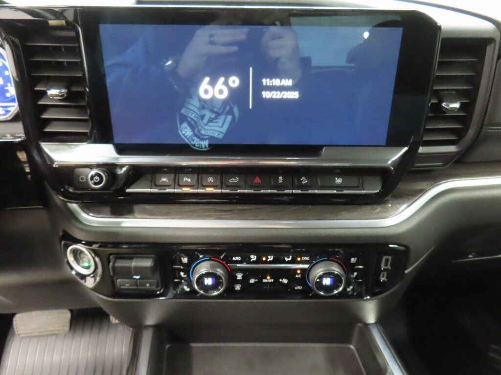 2022 Chevrolet Silverado 1500 4x4 Crew Cab LTZ Fond du Lac WI 2022 Chevrolet Silverado 1500 4x4 Crew Cab LTZ Fond du Lac WI