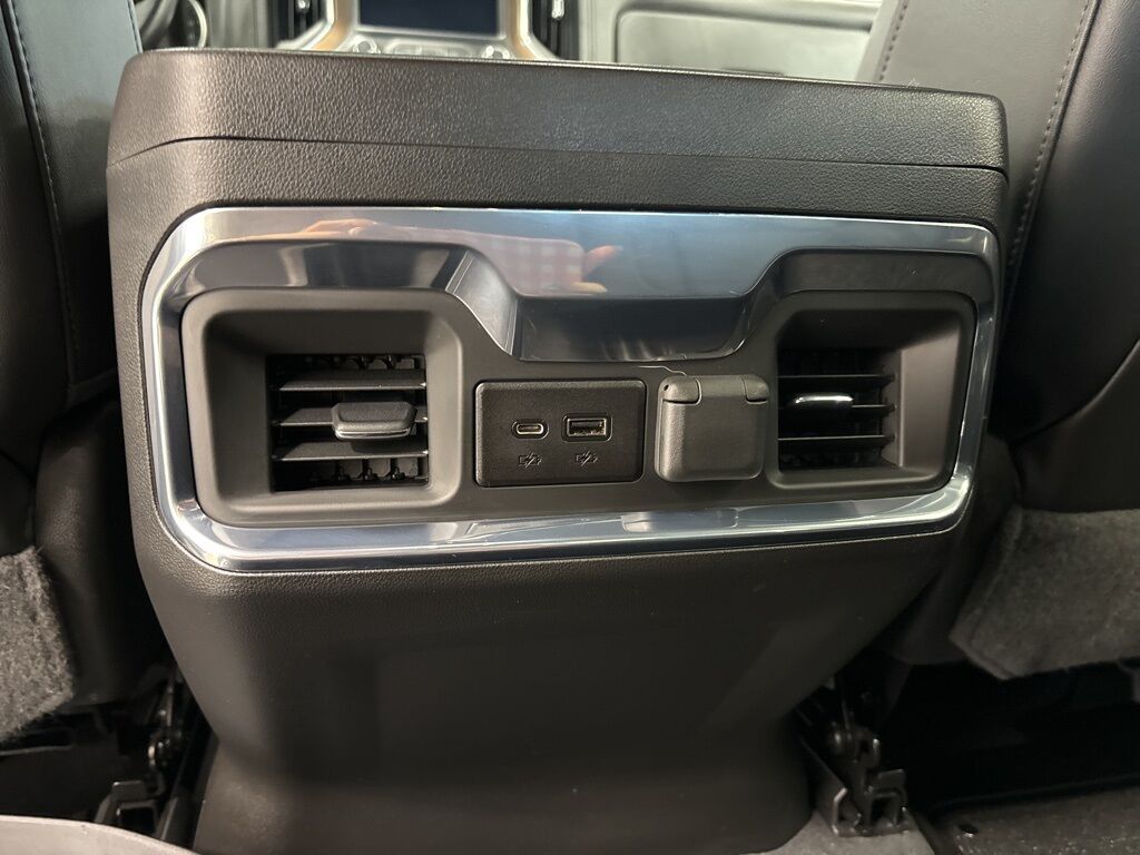 2022 Chevrolet Silverado 3500HD 4x4 Crew Cab High Country SRW Fond du Lac WI 2022 Chevrolet Silverado 3500HD 4x4 Crew Cab High Country SRW Fond du Lac WI