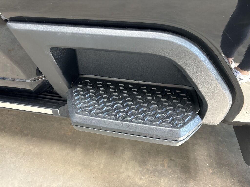 2022 Chevrolet Silverado 3500HD 4x4 Crew Cab High Country SRW Fond du Lac WI 2022 Chevrolet Silverado 3500HD 4x4 Crew Cab High Country SRW Fond du Lac WI