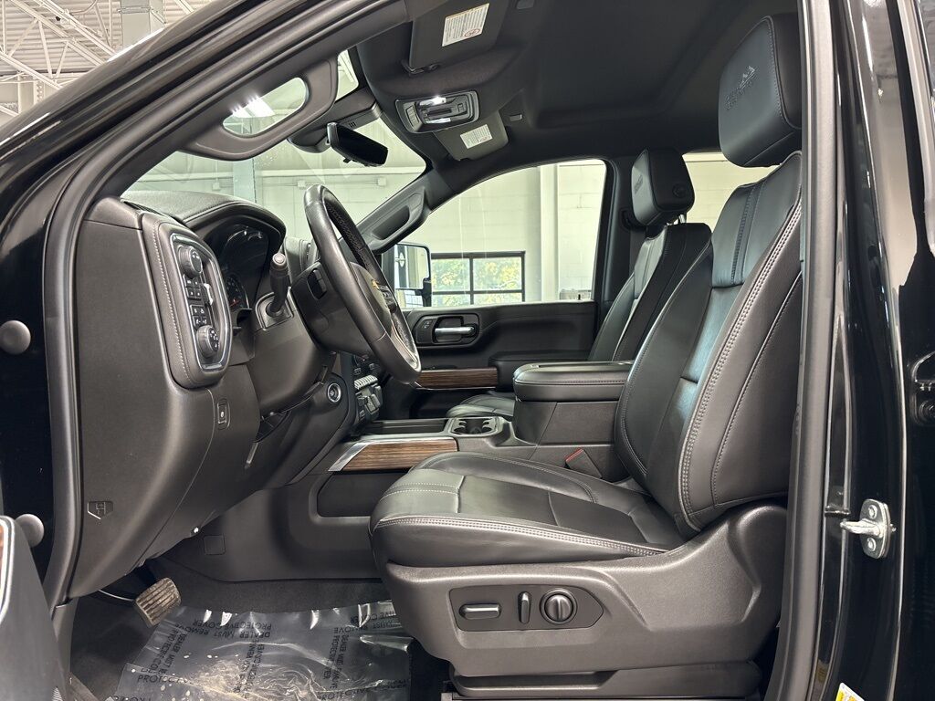 2022 Chevrolet Silverado 3500HD 4x4 Crew Cab High Country SRW Fond du Lac WI 2022 Chevrolet Silverado 3500HD 4x4 Crew Cab High Country SRW Fond du Lac WI